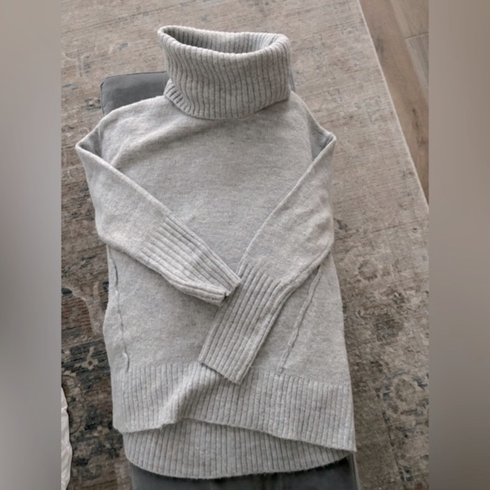 EUC. Gap sweater XS